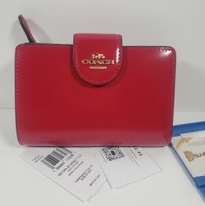 sold Coach Medium Corner Zip Wallet NWT
